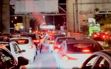 Dân Iran tháo chạy về phía biển, khu trung tâm Tehran vắng tanh như thời COVID-19