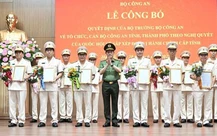 Đại tướng Lương Tam Quang trao quyết định cho 34 giám đốc công an tỉnh, thành phố