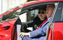 Tổng thống Trump nói ông Musk 'mất trí', tính bán hoặc tặng chiếc Tesla từng mua
