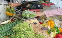 Hàng trăm kg hoa chuối ngâm với hàn the, cơ thể nhiễm độc hồi nào không biết