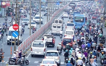 Cần tách riêng làn ô tô và xe máy
