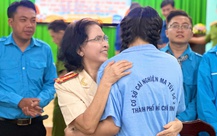 Nữ thương binh, anh hùng lực lượng vũ trang tâm sự với thanh thiếu niên cai nghiện ma túy