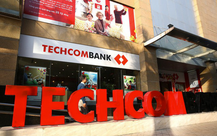 Tiền chảy mạnh vào bất động sản và chứng khoán, lộ diện những 'ông lớn' cho vay khủng