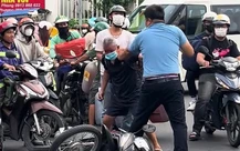 Lời khai ban đầu của người đàn ông đánh cụ già 72 tuổi ngay giao lộ ở phường Sài Gòn