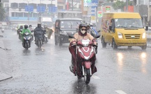 Ảnh hưởng áp thấp nhiệt đới, TP.HCM và Nam Bộ dự báo mưa to mọi lúc trong ngày
