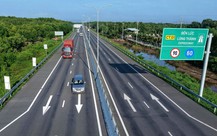 Cao tốc Bến Lức - Long Thành ngày đầu thông xe: Xe chạy xuyên rừng ngập mặn, tài xế thảnh thơi né kẹt xe