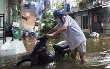 Triều cường lại đang lên tại nhiều nơi ở TP.HCM, những tuyến đường nào cần tránh?