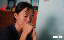 Ngày nắng hay mưa cũng đi tìm mẹ bệnh tâm thần, nữ sinh đậu đại học cả xóm Trà Bồng che chở