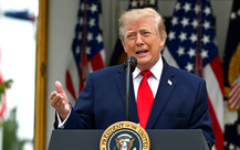 Ông Trump cảnh báo tấn công 'pháo đài hạt nhân' ngầm của Iran