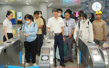 TP.HCM vận động cán bộ đi xe buýt, metro 2 lần/tuần, tính vào đánh giá hằng năm