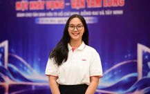 Từ giã trường Y vì mẹ phát hiện ung thư, nữ sinh nghỉ một năm đi làm rồi lại đậu đại học: Học bổng động viên tôi