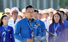 Gần 800 đại biểu thanh niên viếng Chủ tịch Hồ Chí Minh