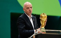 Chủ tịch FIFA bị đề nghị điều tra sau vụ xóa thẻ đỏ cho sao tuyển Mỹ