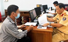 Người đàn ông đi xe máy bị phạt nguội gần 9 triệu sau 12 lần vi phạm