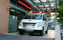 Vụ bệnh nhân về nhà 16km trả 9 triệu: Xe cấp cứu tư nhân vào bên trong, bệnh viện vô can?