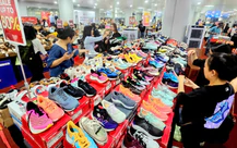 Mua giày Nike, Adidas… giá mấy trăm ngàn mà vẫn 'hy vọng'... không giả, lãnh đạo Adidas tiết lộ gì?