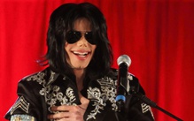 Michael Jackson là nghệ sĩ đầu tiên top 10 Billboard Hot 100 trong 60 năm