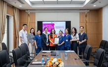 Gooby trao 150 phần quà nhân ngày trẻ sinh non tại Bệnh viện Nhi Trung ương