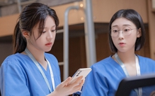 Resident playbook rating tăng vọt nhưng khó vượt Hospital playlist?