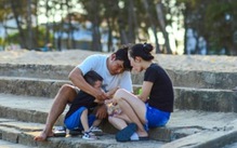 Vợ chồng chia sẻ việc nhà, cùng hạnh phúc