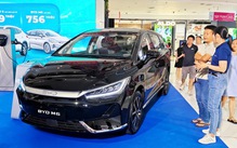 Nguồn cung ô tô dư thừa, đại lý xả hàng 'bán lỗ' để giảm tồn kho
