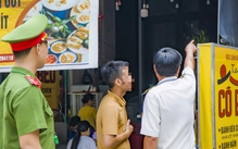 Lập tổ tuần tra, làm việc 3 ca dẹp lấn chiếm vỉa hè, hàng rong chèo kéo khách