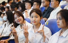 Một trường đại học 'mời gọi' tân sinh viên chuyển sang học vi mạch bán dẫn