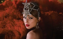 500 siêu thị ở Mỹ mở bán album The Life of a Showgirl của Taylor Swift lúc nửa đêm