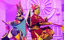 Hát bội 'cháy vé', tăng suất diễn Tết tây