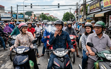 Ai đi đường 'thèm' thuốc lá vui lòng dừng xe, ghé đâu đó mà hút