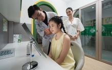 Kiểm soát cận thị ở trẻ: Cần nhìn xa hơn độ cận