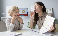 Nghiên cứu mới hé lộ vì sao có người học ngoại ngữ nhanh hơn
