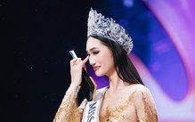 Vừa chạm vương miện, Miss Universe Vietnam Nguyễn Quỳnh Anh xin về chịu tang bà