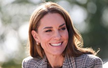 Kate Middleton không ngại phá vỡ quy tắc thời trang Hoàng gia