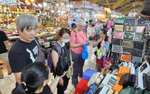 Cứu chợ 'chết lâm sàng': Bớt nói thách, chấn chỉnh thái độ kinh doanh… sẽ là cách?