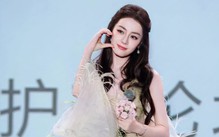Địch Lệ Nhiệt Ba mê thiết kế đậm chất Huế của Nguyễn Phúc Tuấn