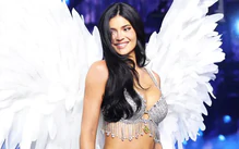 Kylie Jenner gây phẫn nộ vì được trả cát sê cao hơn các siêu mẫu Victoria’s Secret