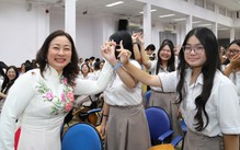 Học trò trường chuyên chọn cách giới thiệu sách ít ai ngờ