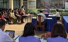 Học sinh lần đầu xem xét xử ngay tại trường, thích thú với phiên tòa giả định