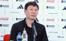 HLV Kim Sang Sik: 'Tôi chịu hoàn toàn trách nhiệm về kết quả thất vọng này'