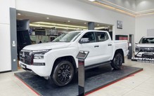 Tin tức giá xe: Mitsubishi Triton giảm lăn bánh tới 56 triệu đồng, bản mới cũng không ngoại lệ