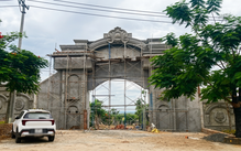 Xây cổng chào, hoành tráng hay chỉ cần vừa đủ?