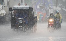 Dự báo TP.HCM và Nam Bộ có mưa dông kết hợp triều cường những ngày tới, người dân lưu ý gì?