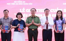 Thượng tướng Trần Quốc Tỏ biên soạn sách về bảo vệ dữ liệu cá nhân trên không gian mạng