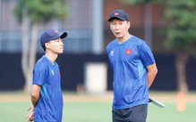 Lần thứ 4, HLV Kim Sang Sik phải tìm trợ lý số 1