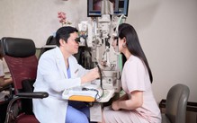 Làm việc với màn hình 10 tiếng/ngày: Đâu là lựa chọn mổ cận phù hợp?