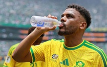 World Cup gây mất hứng vì 'đá đang hay, bắt ngừng... uống nước'