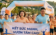 Đi team building mà phải gượng cười, uống thứ mình không thích, diễn là vui... thì ở nhà cho lành!
