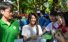 Thủ khoa lớp 10 Hà Nội đạt 29,75 điểm; Các trường tốp đầu điểm chuẩn ra sao?