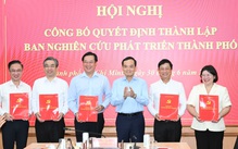 Công bố quyết định thành lập Ban Nghiên cứu phát triển TP.HCM